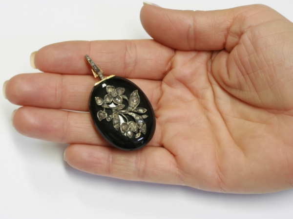 Classical Victorian onyx and diamond locket (image 7 of 7)
